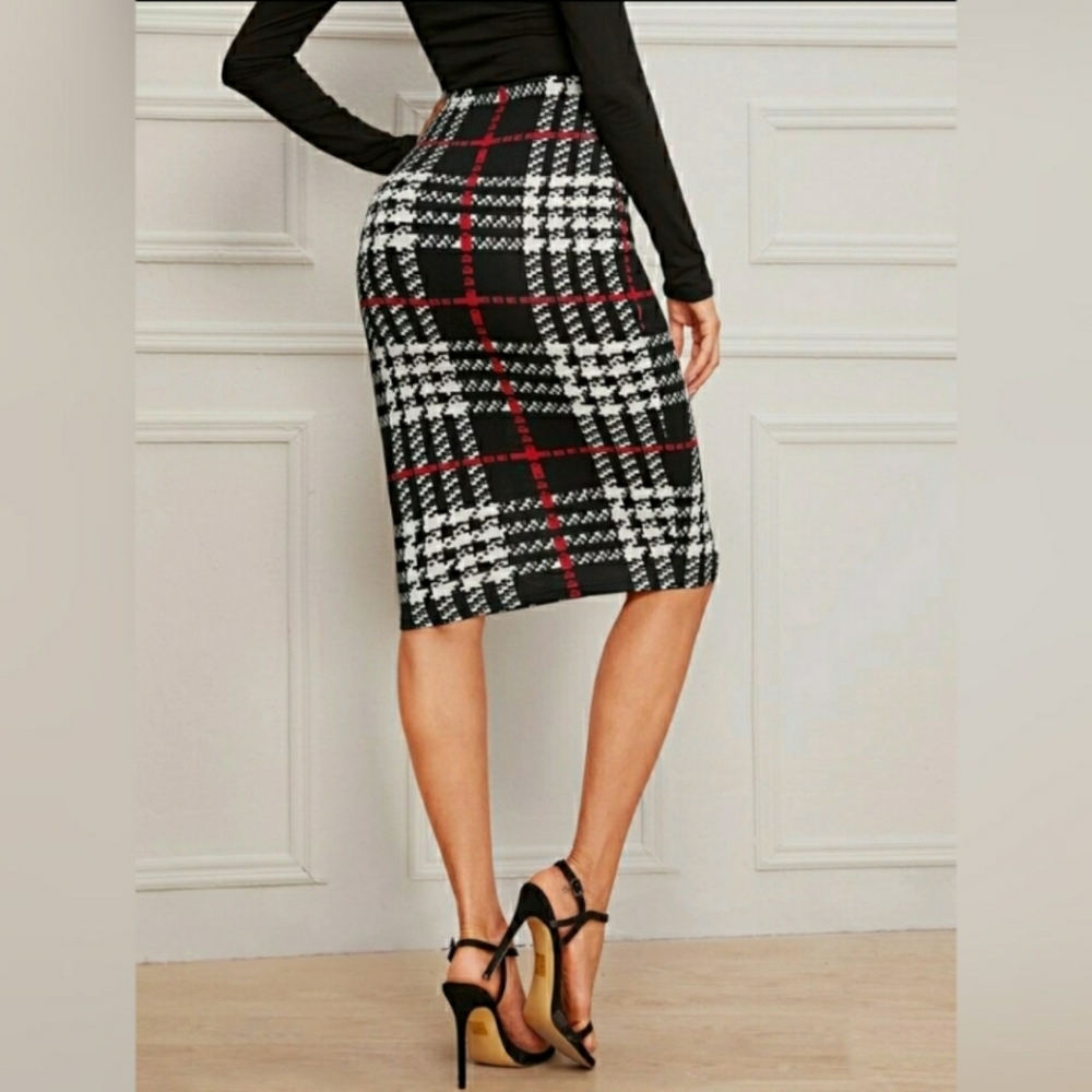 Pretty in Plaid Pencil skirt - Picture 4 of 5